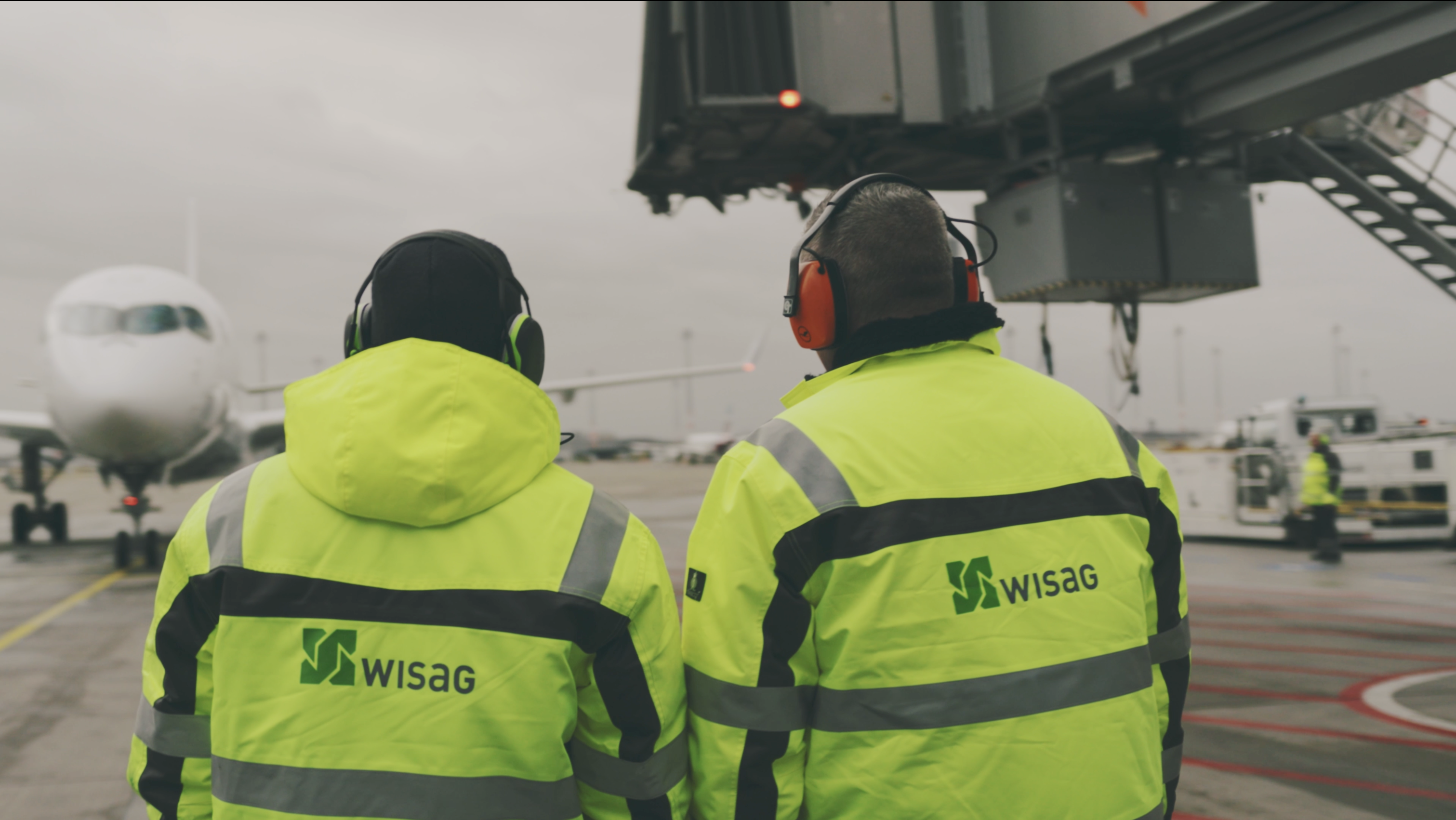 Ground Handling Trainer warten auf das Flugzeug