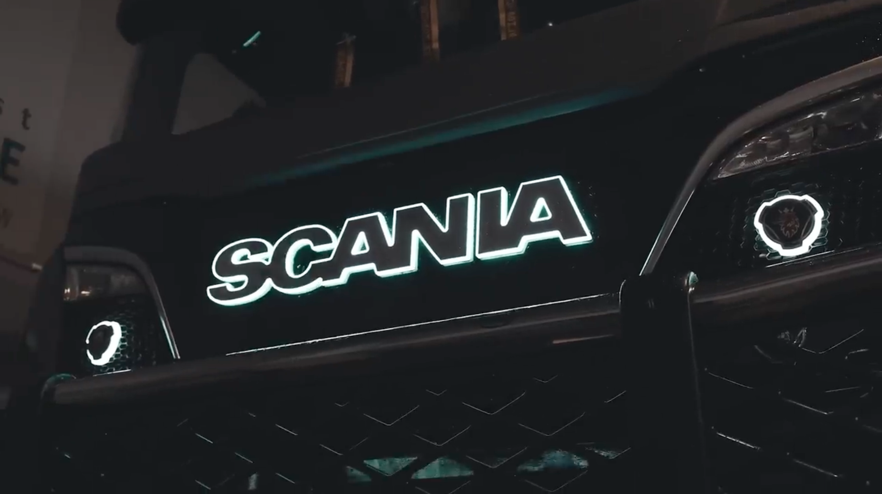 Scania 770s V8 LKW Leuchtlogo